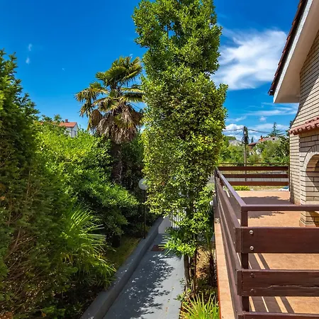 Old Captain's Retreat - Happy Apartman *