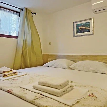 Old Captain's Retreat - Happy Apartment Malinska