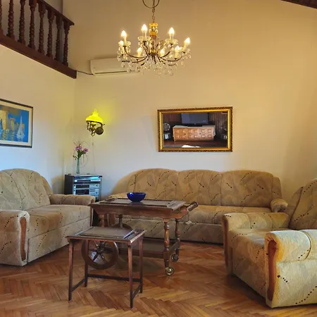 Old Captain's Retreat - Happy Apartment *