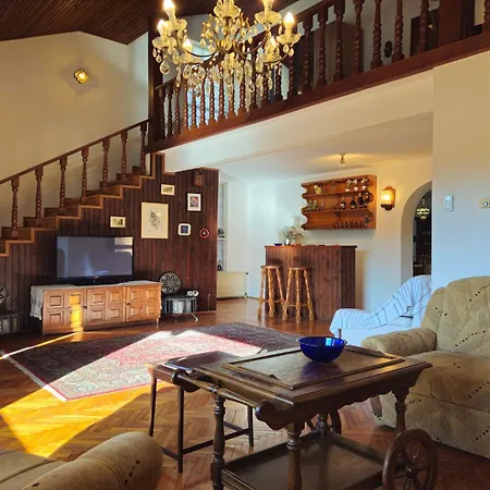Old Captain's Retreat - Happy Apartment